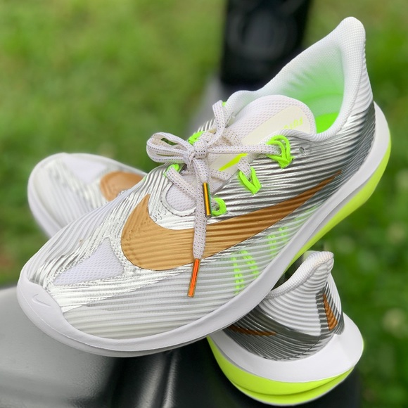 Nike Future Speed Kids Lightweight Running Shoes - Picture 12 of 14